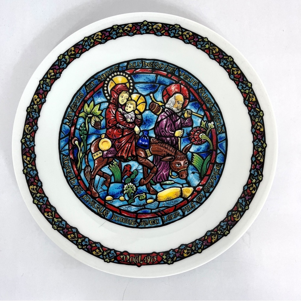 D’Arceau-Limoges Noel Vitrail The Flight Into Egypt Premiere Edition Plate